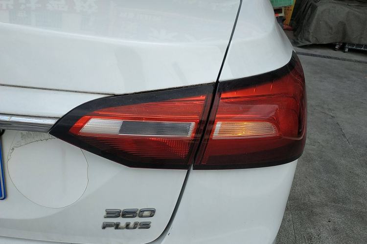 Used Roewe 360 2018 PLUS 1.5L Automatic Luxury Edition Right Rear Taillight