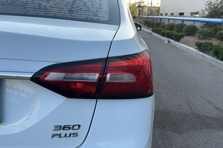 Used Roewe 360 2018 PLUS 1.5L Automatic Luxury Edition Right Rear Taillight