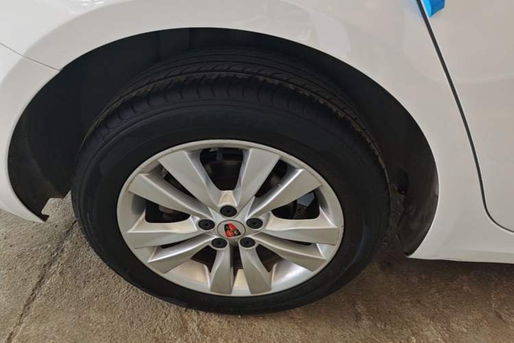 Used Roewe 360 2018 PLUS 1.5L Automatic Luxury Edition Right Rear Wheel Hub