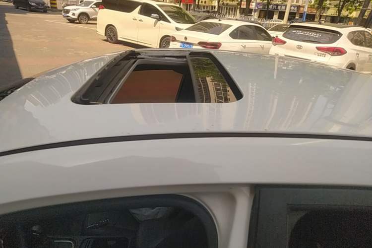 Used Roewe 360 2018 PLUS 1.5L Automatic Luxury Edition Roof
