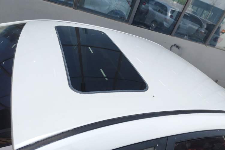 Used Roewe 360 2018 PLUS 1.5L Manual Luxury Edition Roof