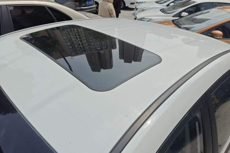 Used Roewe 360 2018 PLUS 1.5L Automatic Luxury Edition Roof