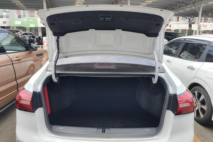 Used Roewe 360 2018 PLUS 1.5L Automatic Luxury Edition Trunk