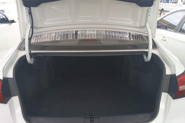 Used Roewe 360 2018 PLUS 1.5L Automatic Luxury Edition Trunk