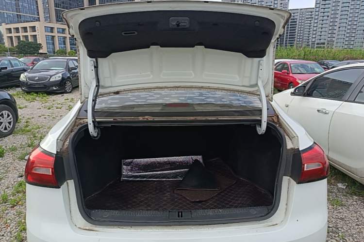 Used Roewe 360 2018 PLUS 1.5L Manual Luxury Edition Trunk