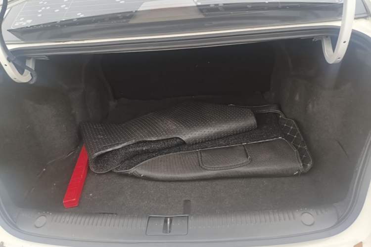 Used Roewe 360 2018 PLUS 1.5L Automatic Luxury Edition Trunk