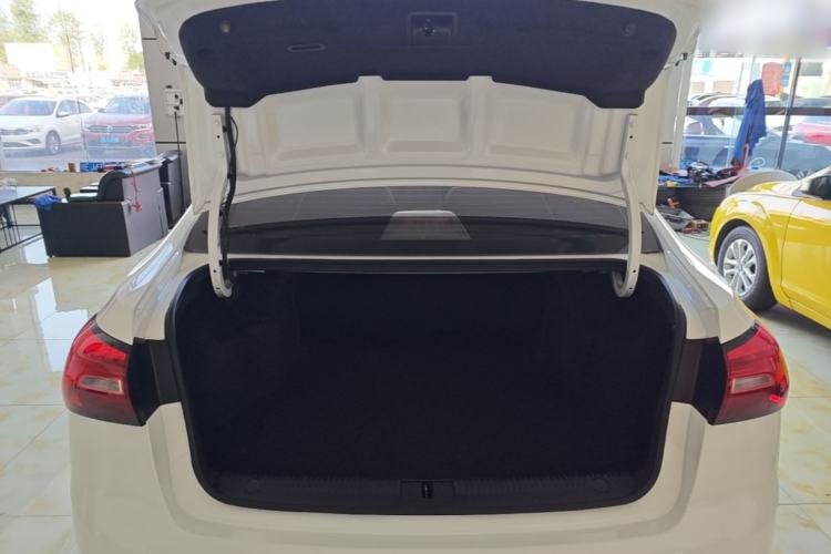 Used Roewe 360 2018 PLUS 1.5L Automatic Luxury Edition Trunk