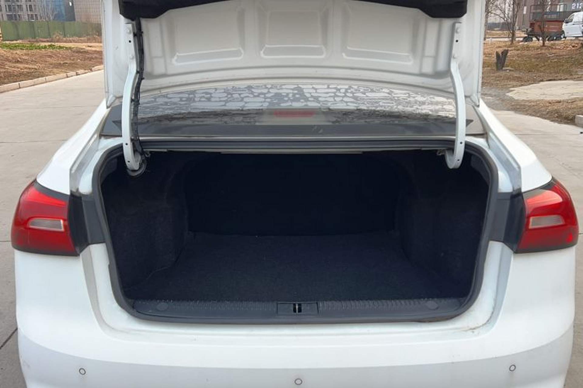 Used Roewe 360 2018 PLUS 1.5L Manual Luxury Edition Trunk