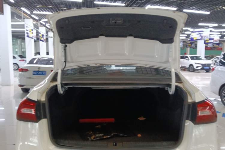 Used Roewe 360 2018 PLUS 1.5L Manual Luxury Edition Trunk