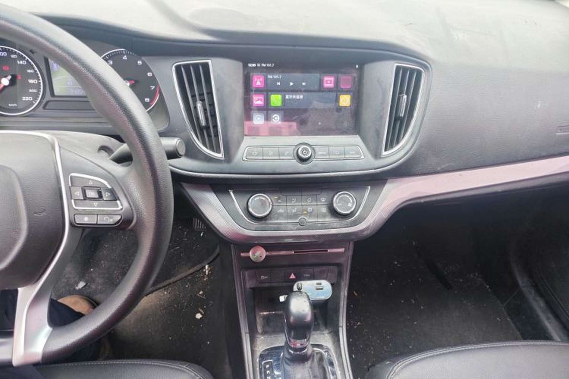 Used Roewe 360 2018 PLUS 1.5L Automatic Luxury Edition Audio And AC Panel