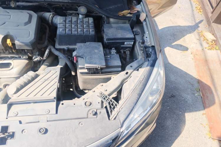 Used Roewe 360 2018 PLUS 1.5L Manual Luxury Edition Engine Bay Left