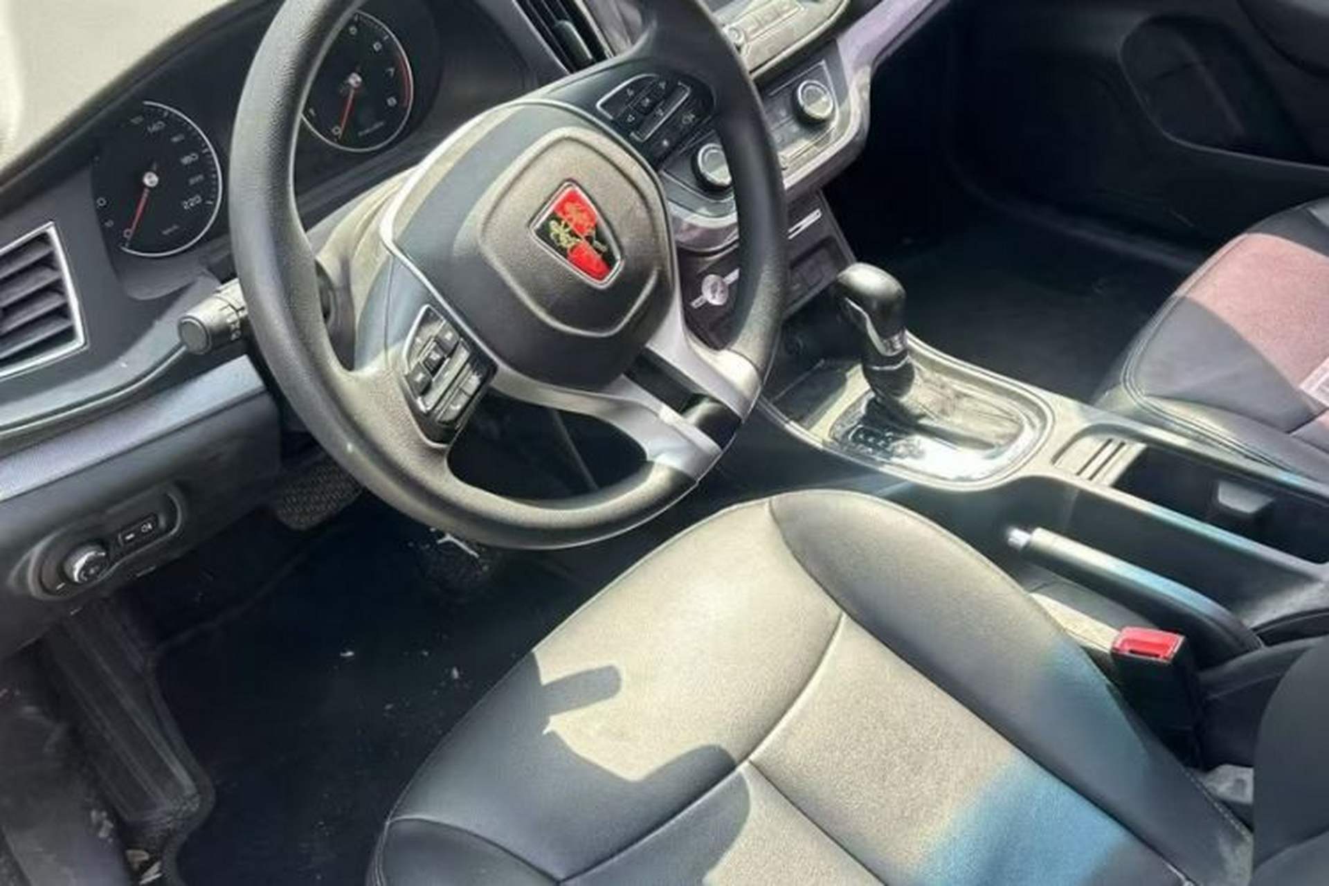 Used Roewe 360 2018 PLUS 1.5L Automatic Luxury Edition Exterior 4