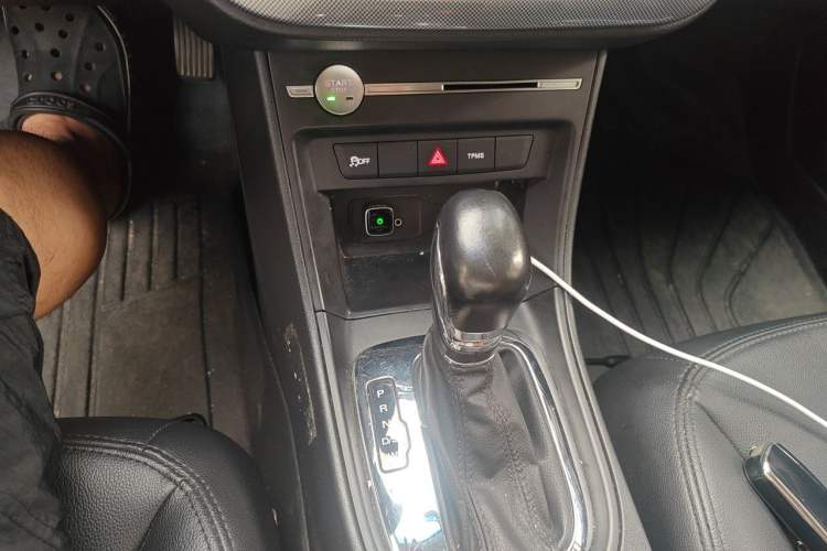 Used Roewe 360 2018 PLUS 1.5L Automatic Luxury Edition Gear Lever