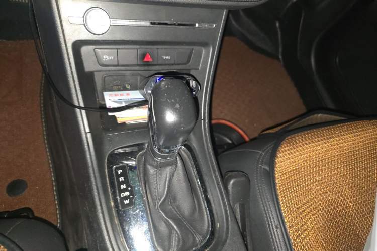 Used Roewe 360 2018 PLUS 1.5L Automatic Luxury Edition Gear Lever