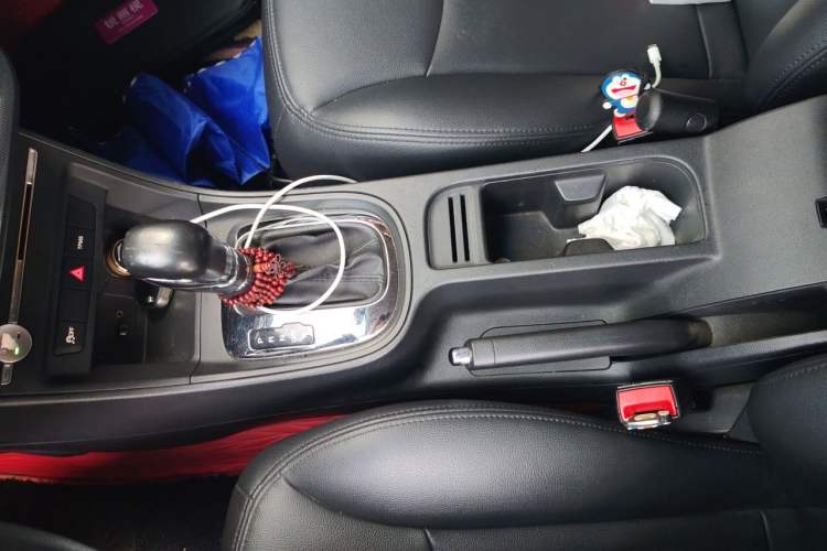 Used Roewe 360 2018 PLUS 1.5L Automatic Luxury Edition Gear Lever
