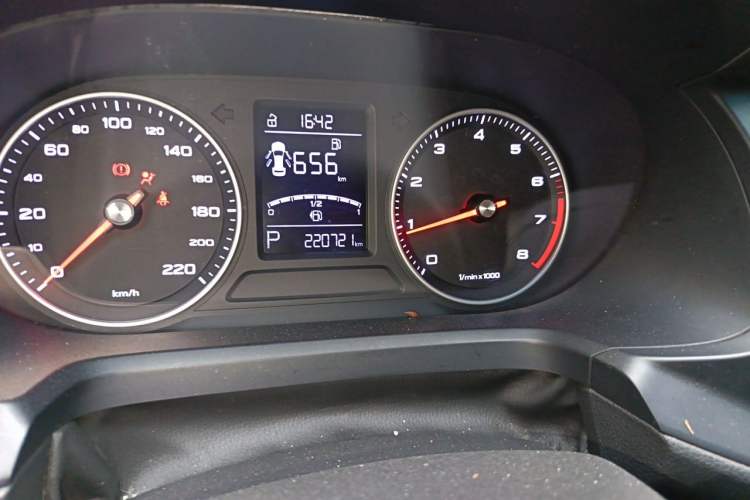 Used Roewe 360 2018 PLUS 1.5L Automatic Luxury Edition Odometer Close Up