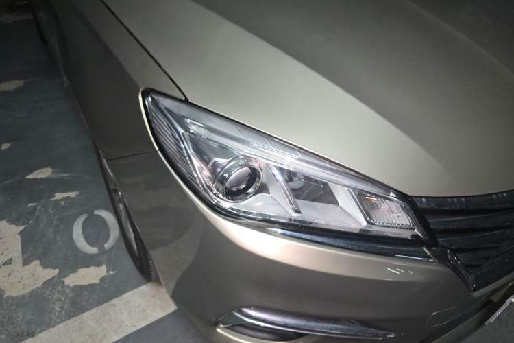 Used Roewe 360 2018 PLUS 1.5L Automatic Luxury Edition Right Front Headlight