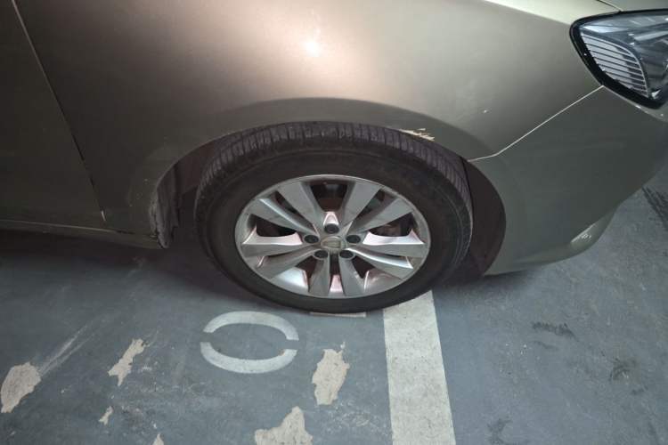 Used Roewe 360 2018 PLUS 1.5L Automatic Luxury Edition Right Front Wheel Hub