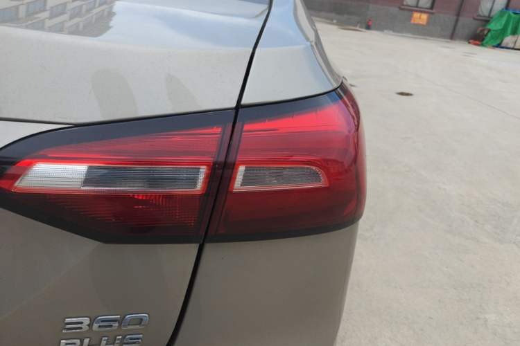 Used Roewe 360 2018 PLUS 1.5L Automatic Luxury Edition Right Rear Taillight