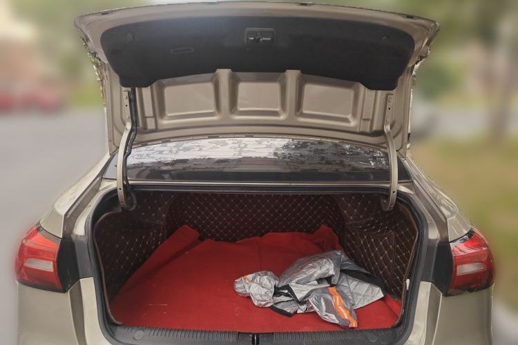 Used Roewe 360 2018 PLUS 1.5L Automatic Luxury Edition Trunk