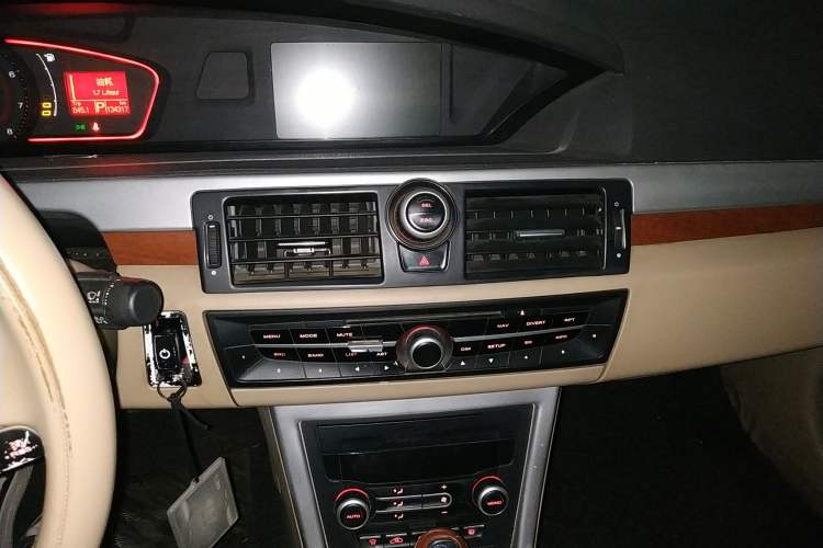 Used Roewe 550 2008 550D 1.8T Automatic Premium Edition Audio And AC Panel