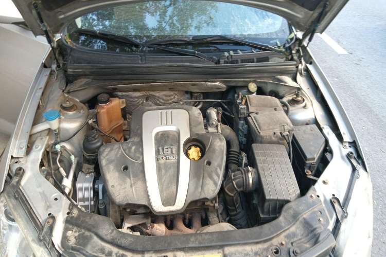 Used Roewe 550 2008 550D 1.8T Automatic Premium Edition Engine Bay