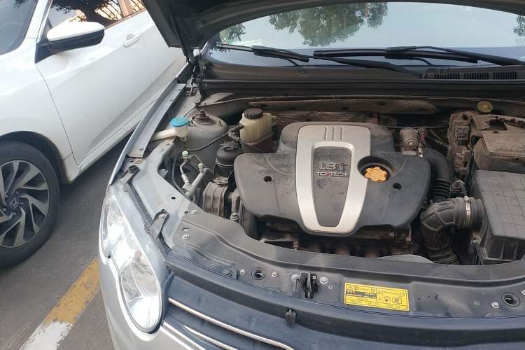 Used Roewe 550 2008 550D 1.8T Automatic Premium Edition Engine Bay Right