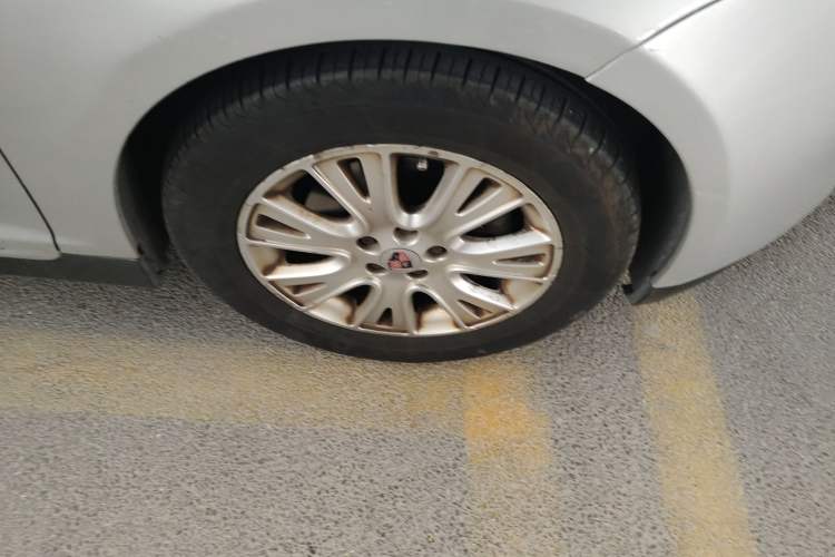 Used Roewe 550 2008 550D 1.8T Manual Prestige Edition Right Front Wheel Hub