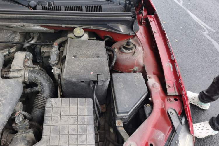 Used Roewe 550 2009 550S 1.8L Automatic Start-Up Edition Engine Bay Left
