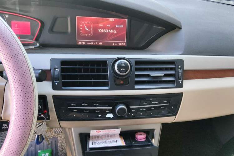 Used Roewe 550 2010 550 1.8L Automatic Expo Style Edition Audio And AC Panel