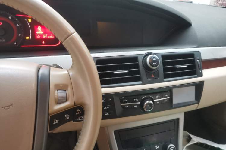 Used Roewe 550 2010 550S 1.8L Automatic Start-Zhen New Year Edition Audio And AC Panel
