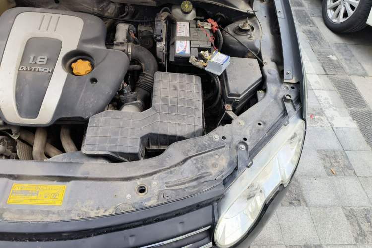 Used Roewe 550 2010 550S 1.8L Automatic Start-Zhen New Year Edition Engine Bay Left