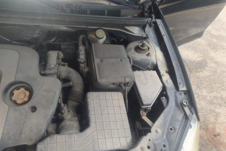 Used Roewe 550 2010 550 1.8L Manual Qiyue New Year Edition Engine Bay Left