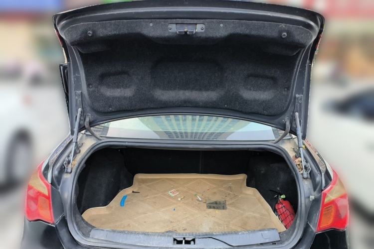 Used Roewe 550 2010 550S 1.8L Automatic Start-Zhen New Year Edition Trunk