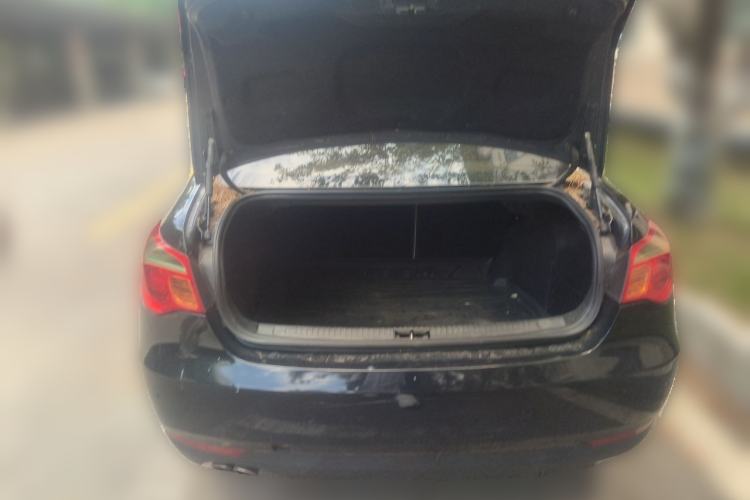 Used Roewe 550 2010 550 1.8L Manual Qiyue New Year Edition Trunk