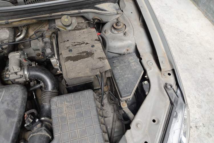 Used Roewe 550 2010 550 1.8L Automatic Expo Style Edition Engine Bay Left