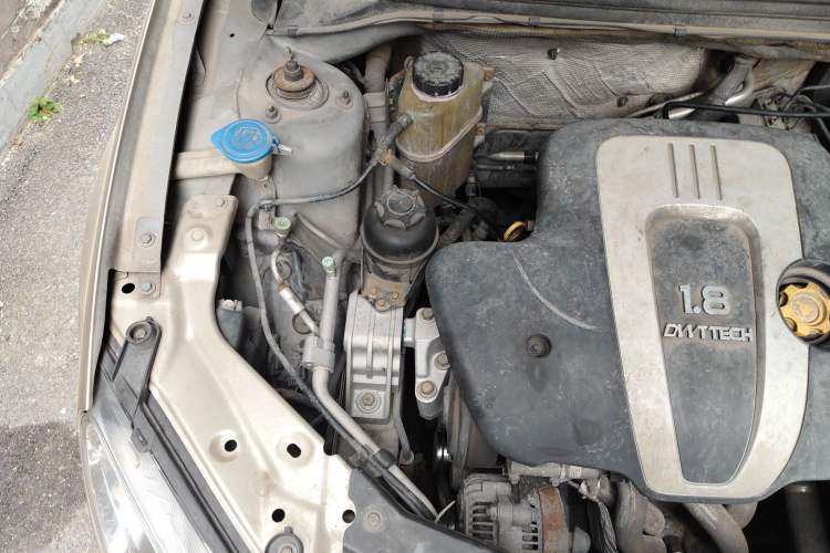 Used Roewe 550 2010 550 1.8L Automatic Expo Style Edition Engine Bay Right