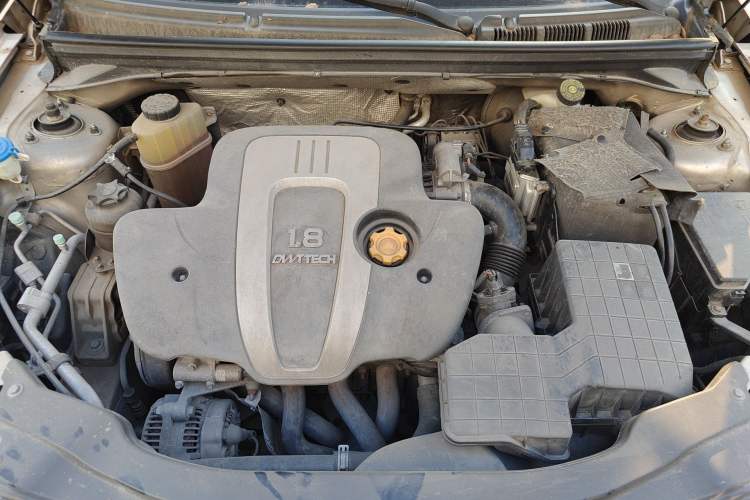 Used Roewe 550 2010 550S 1.8L Automatic Start-Zhen Edition Engine Bay