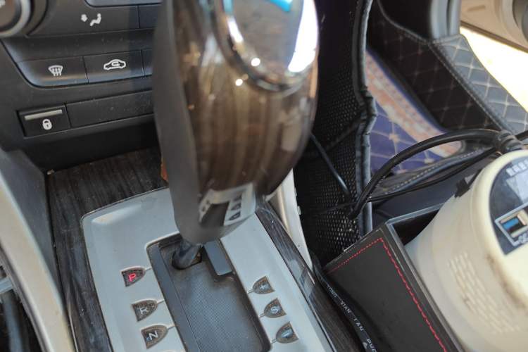 Used Roewe 550 2010 550S 1.8L Automatic Start-Zhen Edition Gear Lever