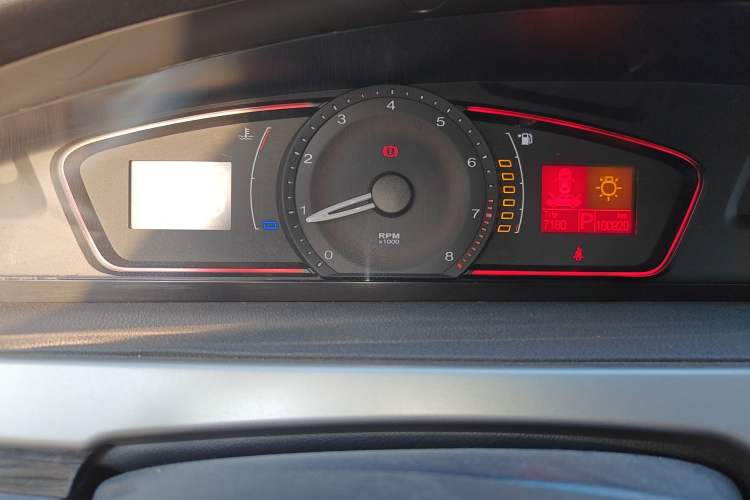 Used Roewe 550 2010 550S 1.8L Automatic Start-Zhen Edition Odometer Close Up