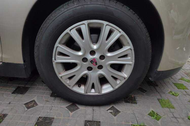 Used Roewe 550 2010 550S 1.8L Automatic Start-Zhen New Year Edition Right Front Wheel Hub