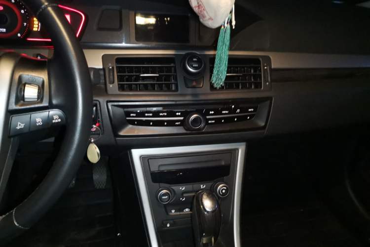Used Roewe 550 2010 550S 1.8L Automatic Start-Zhen New Year Edition Audio And AC Panel