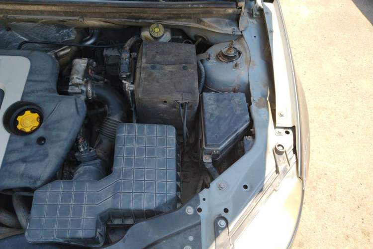 Used Roewe 550 2010 550D 1.8T Automatic Luxury Edition Engine Bay Left