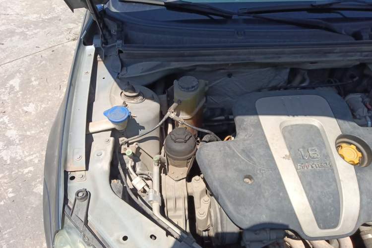 Used Roewe 550 2010 550S 1.8L Automatic Start-Zhen Edition Engine Bay Right