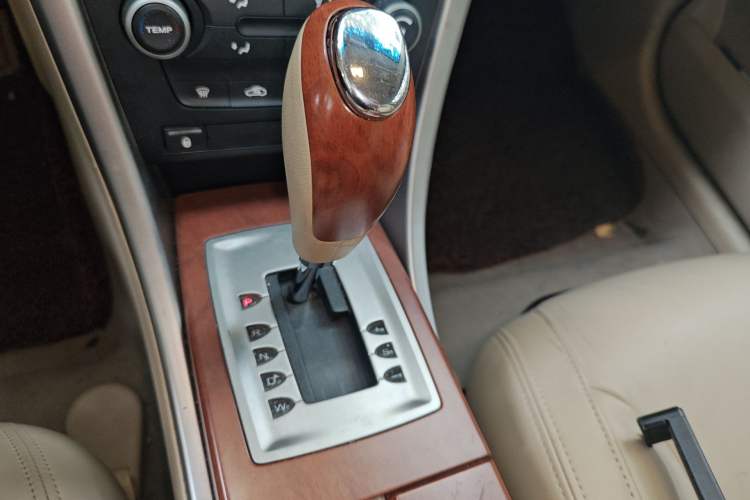 Used Roewe 550 2010 550 1.8L Automatic Expo Style Edition Gear Lever