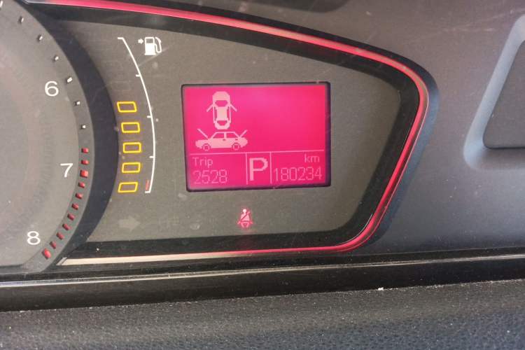 Used Roewe 550 2010 550S 1.8L Automatic Start-Zhen Edition Odometer Close Up