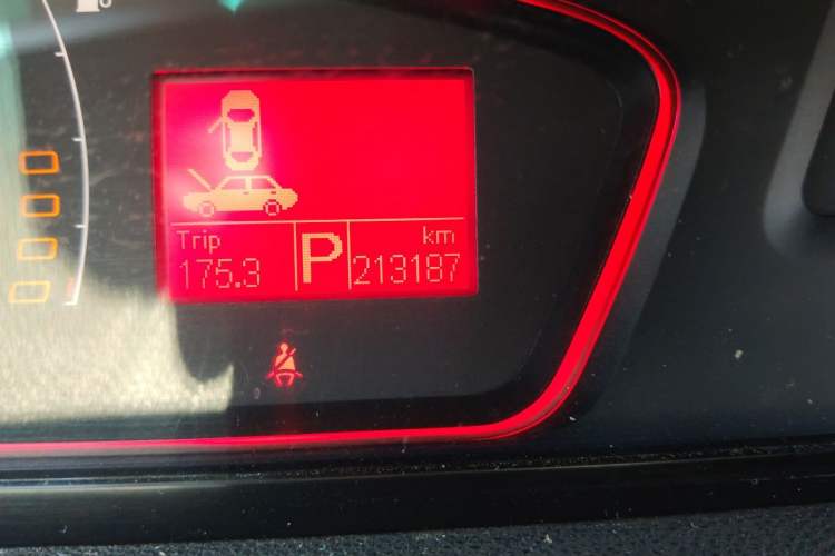 Used Roewe 550 2010 550D 1.8T Automatic Luxury Edition Odometer Close Up