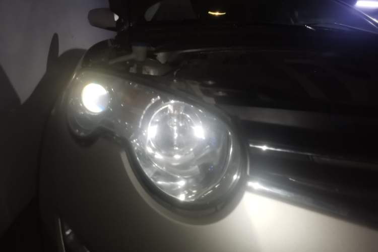 Used Roewe 550 2010 550S 1.8L Automatic Start-Zhen New Year Edition Right Front Headlight