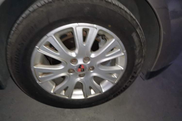 Used Roewe 550 2010 550S 1.8L Automatic Start-Zhen New Year Edition Right Front Wheel Hub