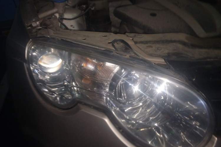 Used Roewe 550 2010 550S 1.8L Automatic Start-Zhen New Year Edition Right Front Headlight